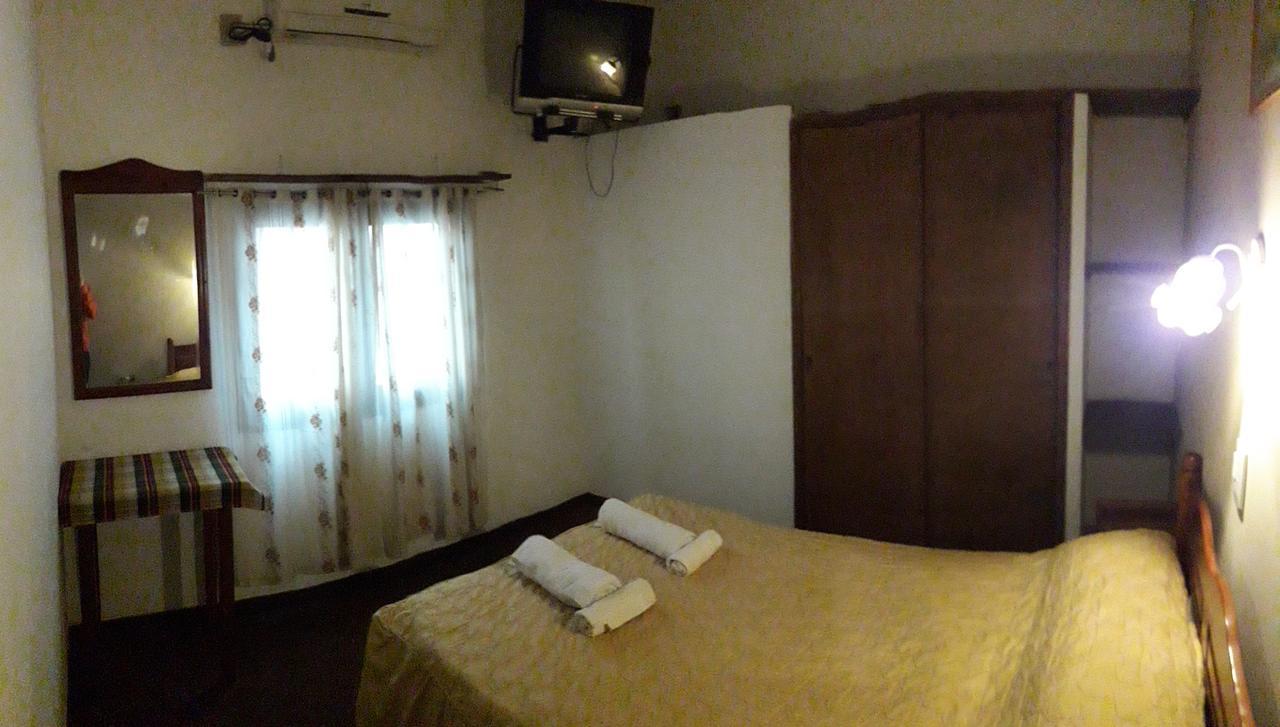 Hotel Daives Термас-де-Ріо-Ондо Екстер'єр фото
